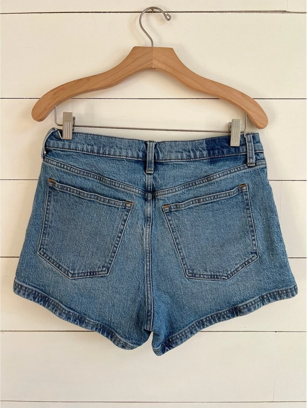 Abercrombie & Fitch High-Rise 90's Relaxed Mom Denim Shorts Medium Wash Size 30